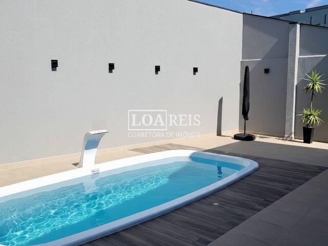 #125 - Casa em condomínio para Venda em Caçapava - SP